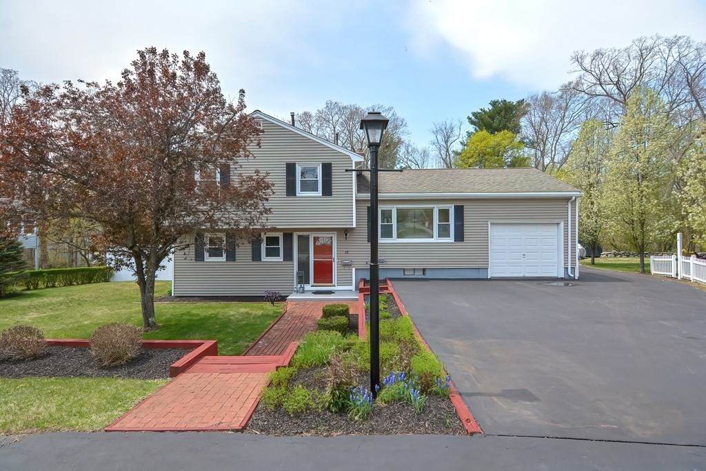 12 Towle Rd - Photo 1