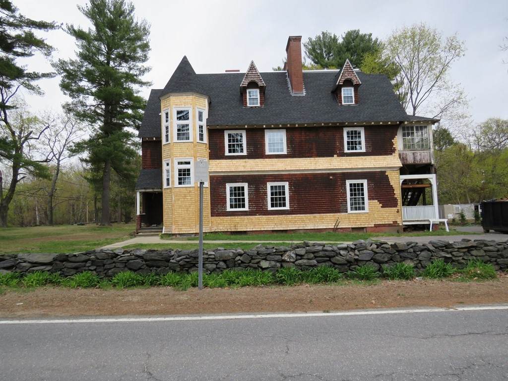 375 Main St - Photo 1