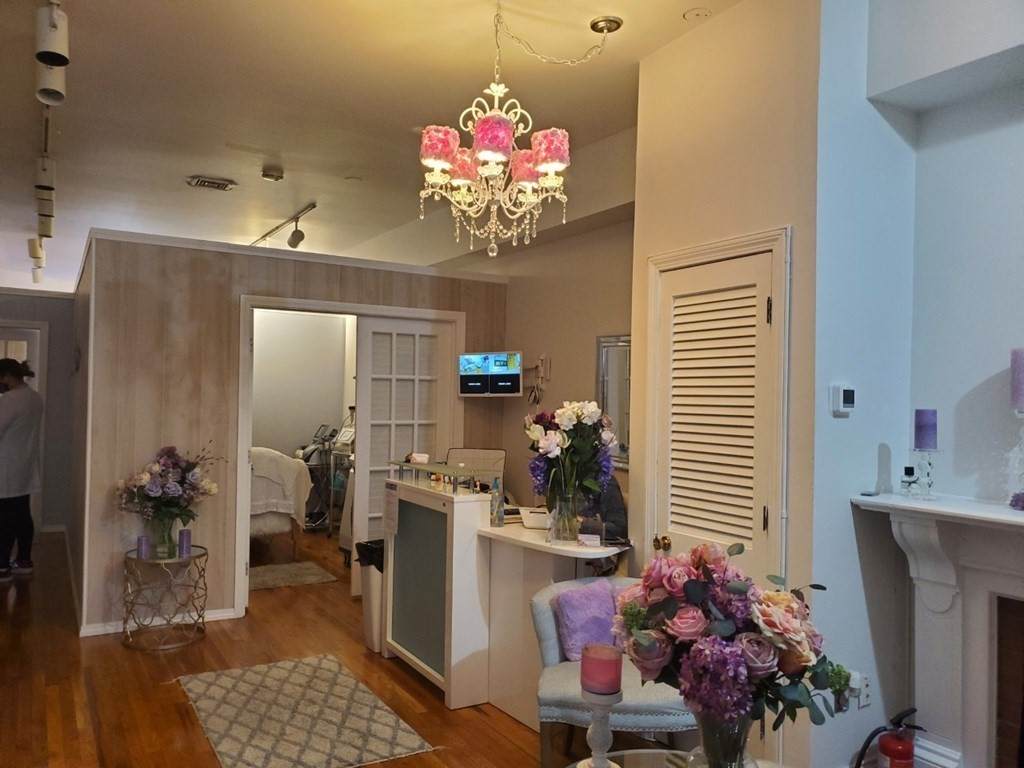 215 Newbury Street 2 - Photo 1