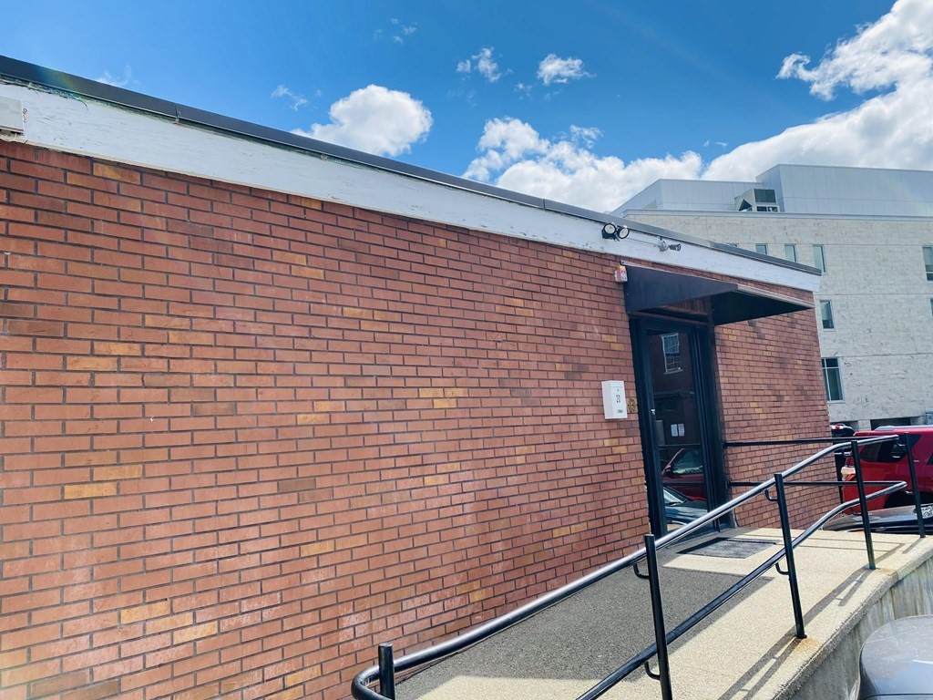 20 Kings Ct - Photo 1