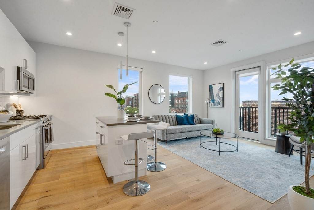 420 West Broadway - Photo 1