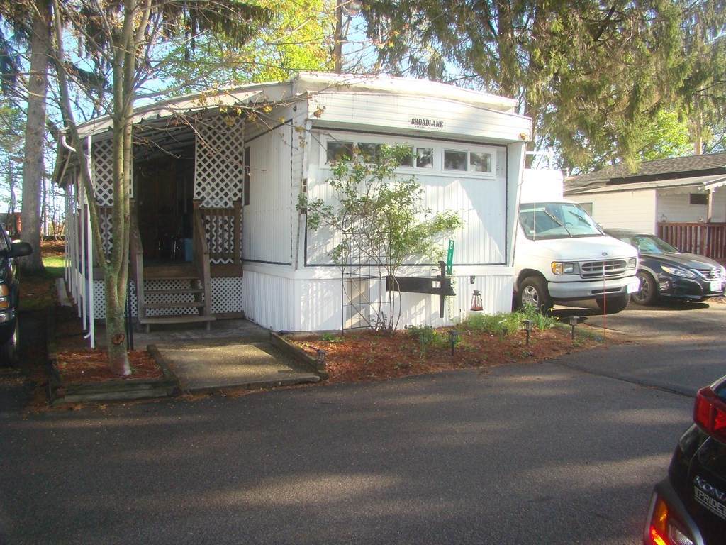 1346 Newport - Photo 1