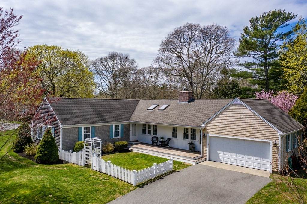160 Pond View Drive - Photo 1