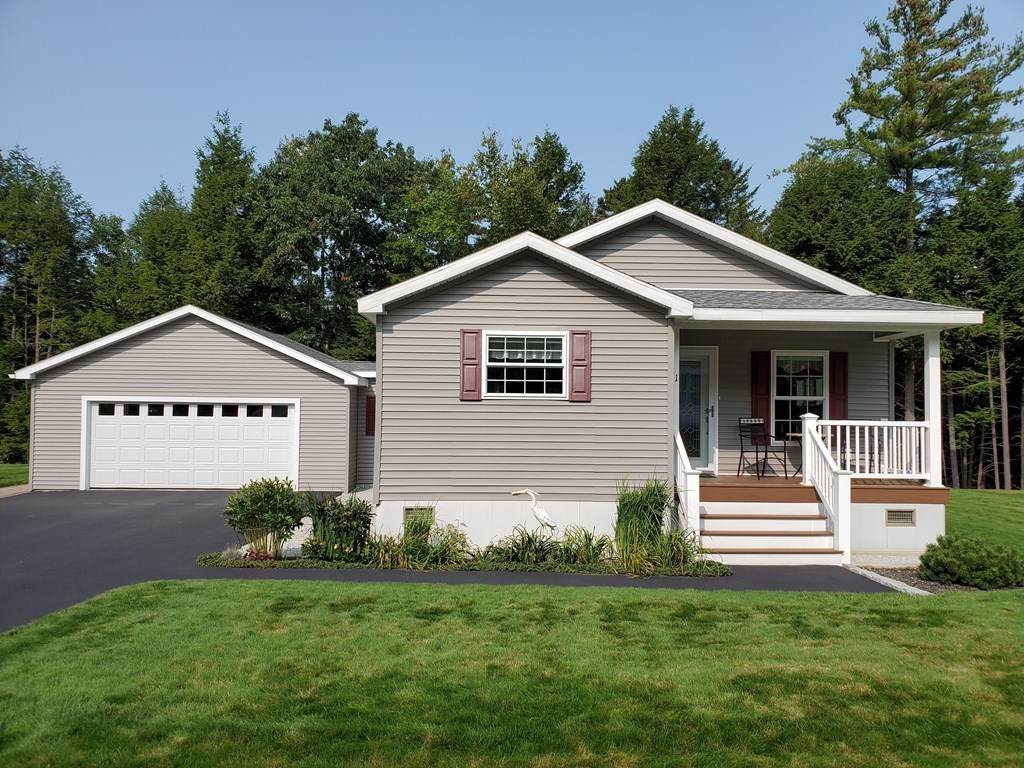 41 Peggi Lane - Photo 1
