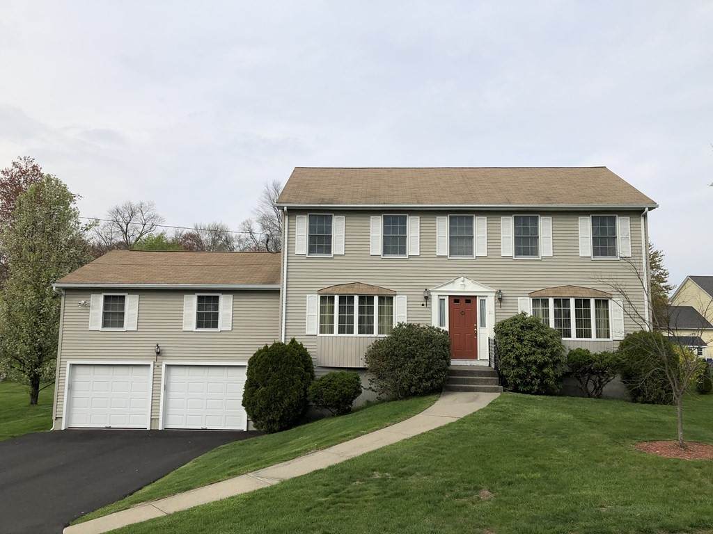 11 Voyer Ave - Photo 1
