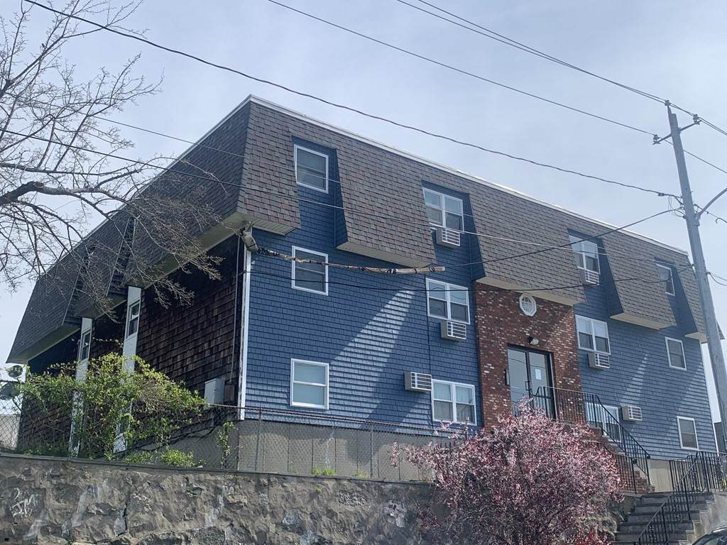 464 Bank St. - Photo 1