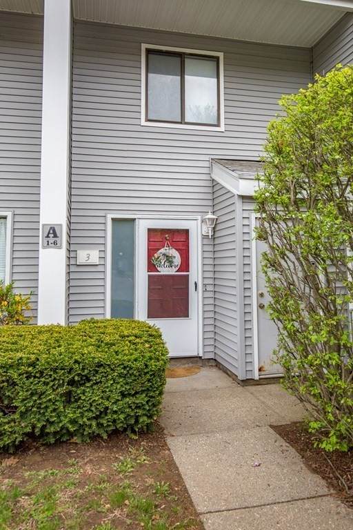 555 Russell Road - Photo 1