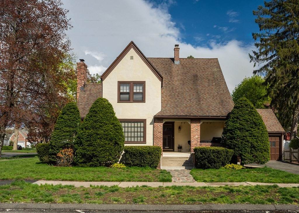 63 Hawthorne Street - Photo 1