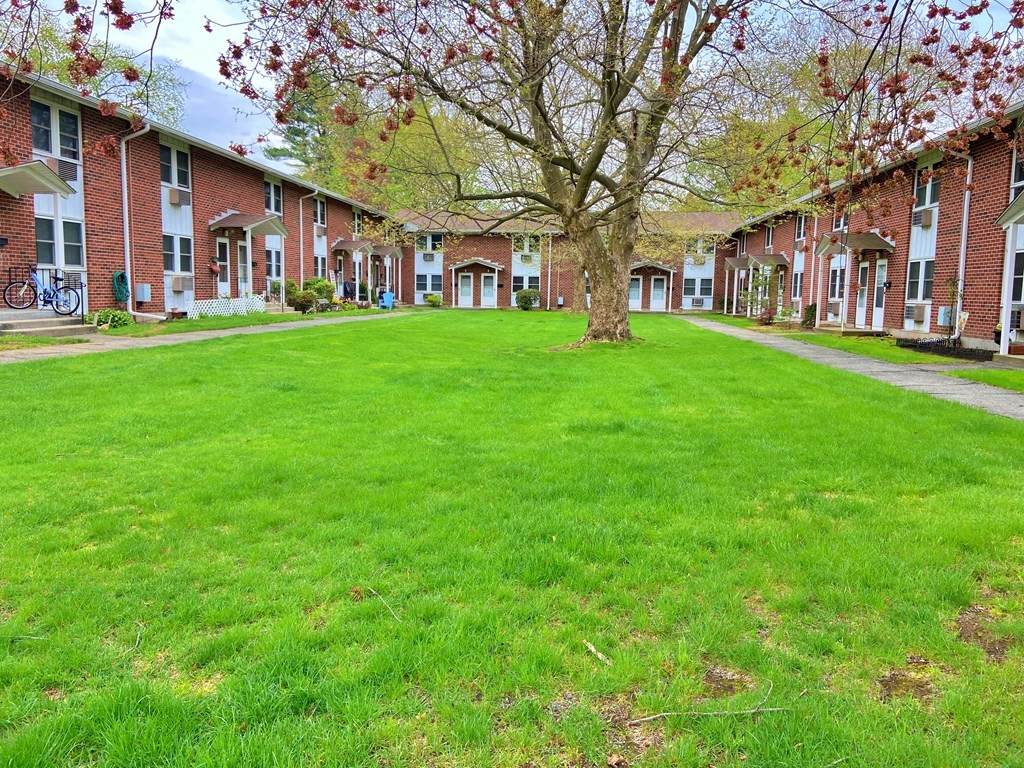 17 Manor Court - Photo 1