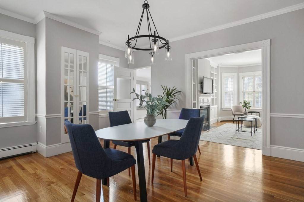 566 E 7th - Photo 1