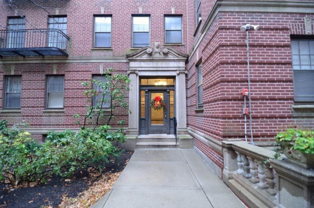 42 Linnaean St - Photo 1