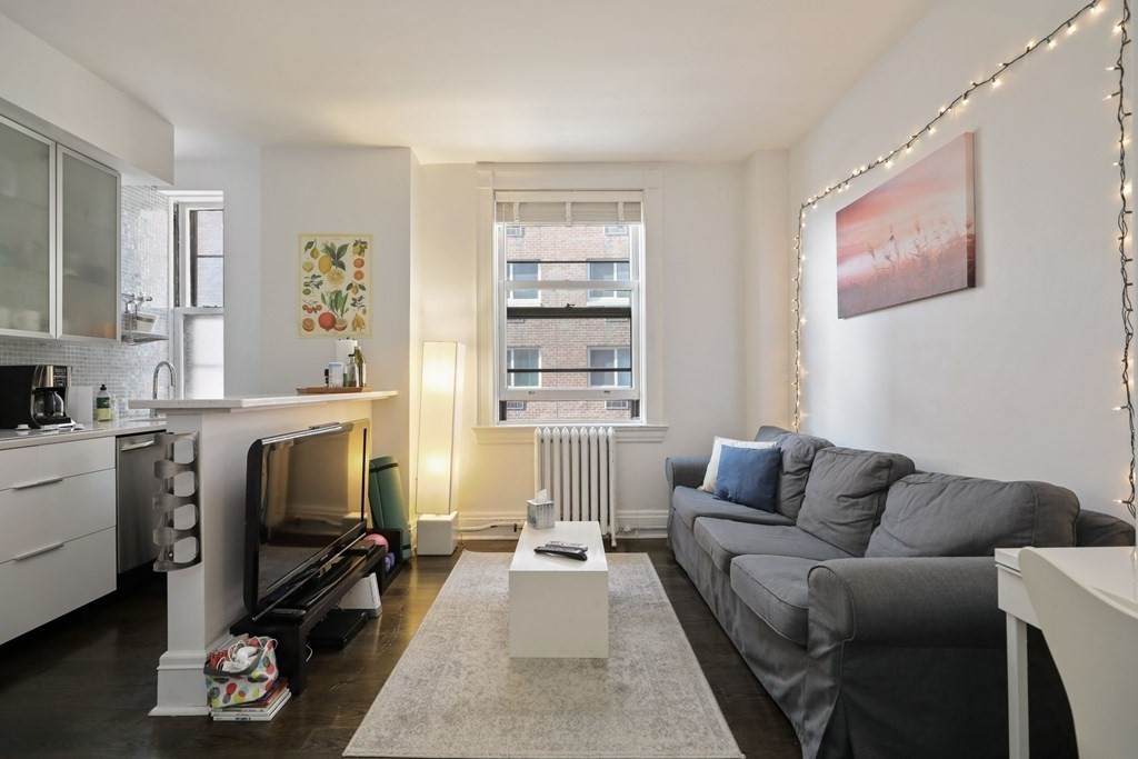 21 Beacon St - Photo 1