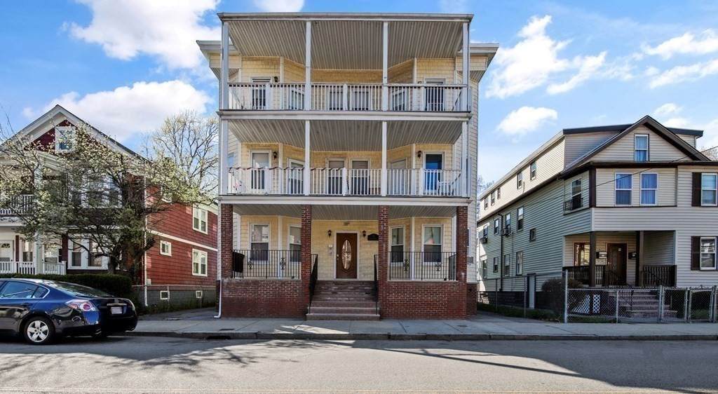 71 W Selden St - Photo 1