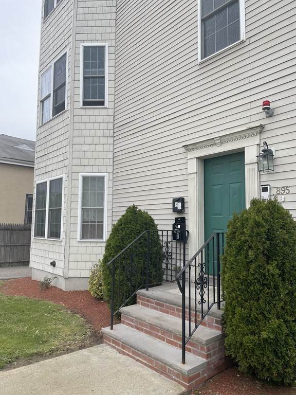 895 Hyde Park Ave - Photo 1