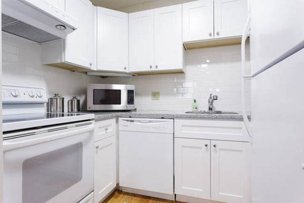 270 Bunker Hill St - Photo 1