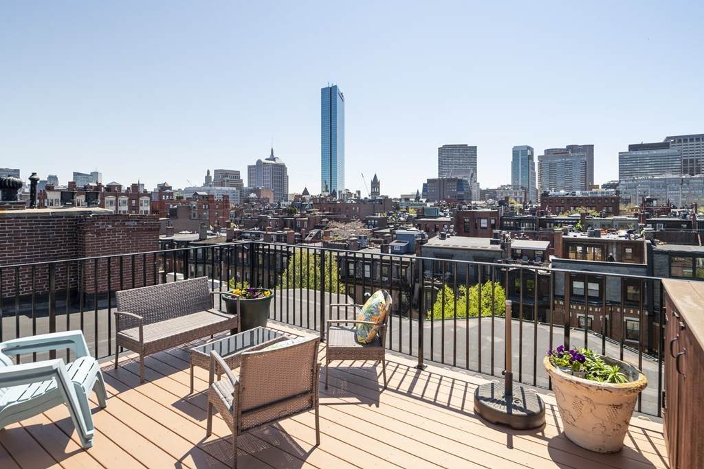 314 Beacon St - Photo 1
