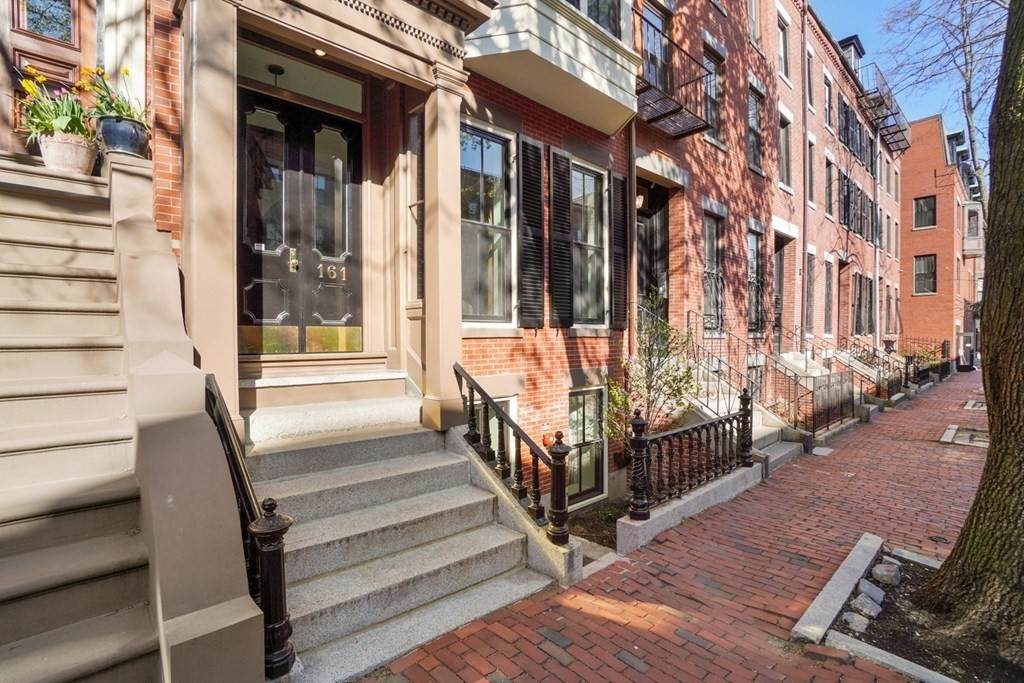 161 West Brookline Street - Photo 1