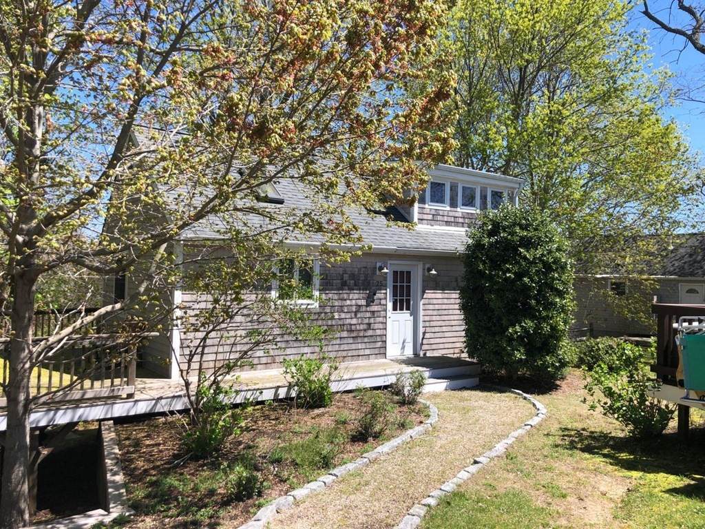 25 Locust Rd - Photo 1
