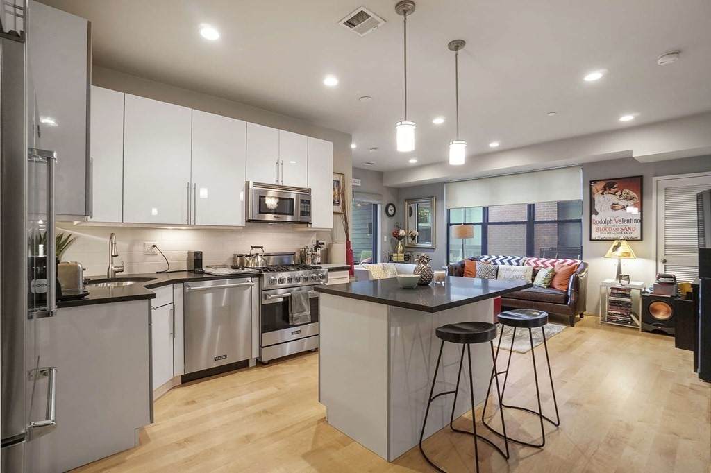 345 D St - Photo 1