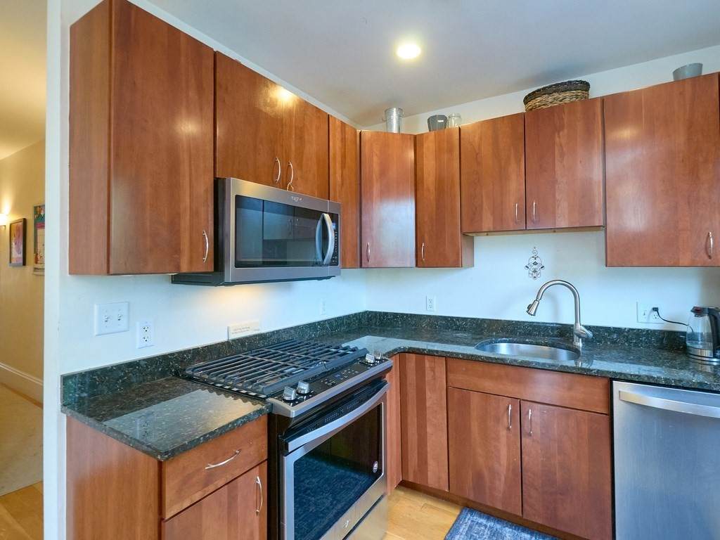 515 Green St - Photo 1