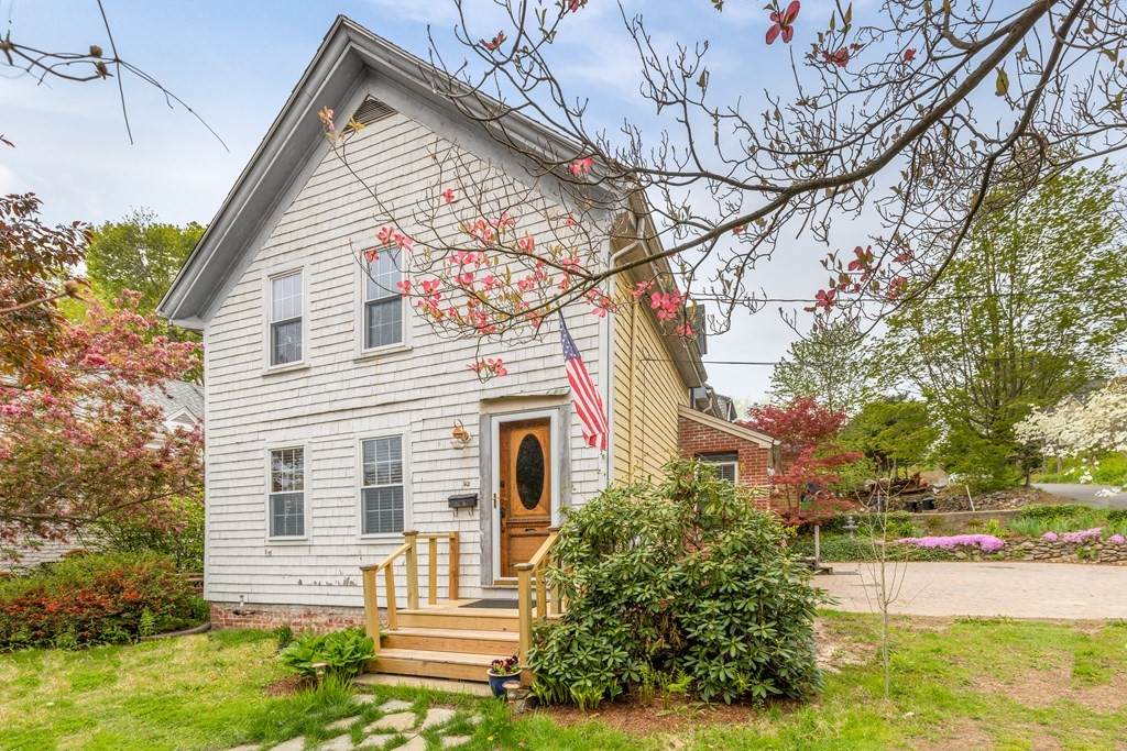 42 Kenoza St - Photo 1