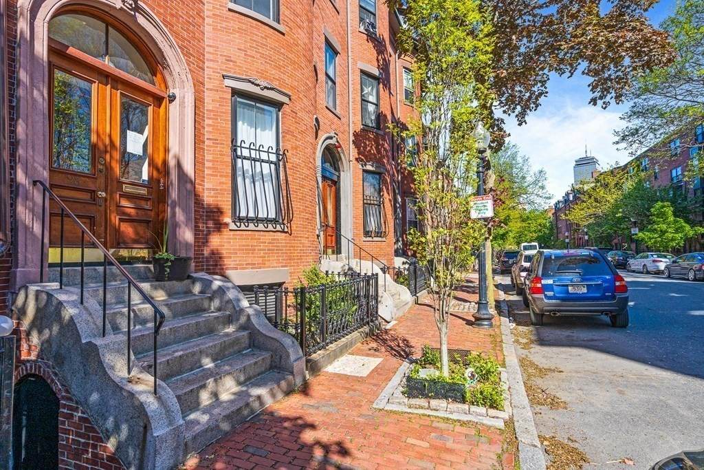 98 W Concord St - Photo 1