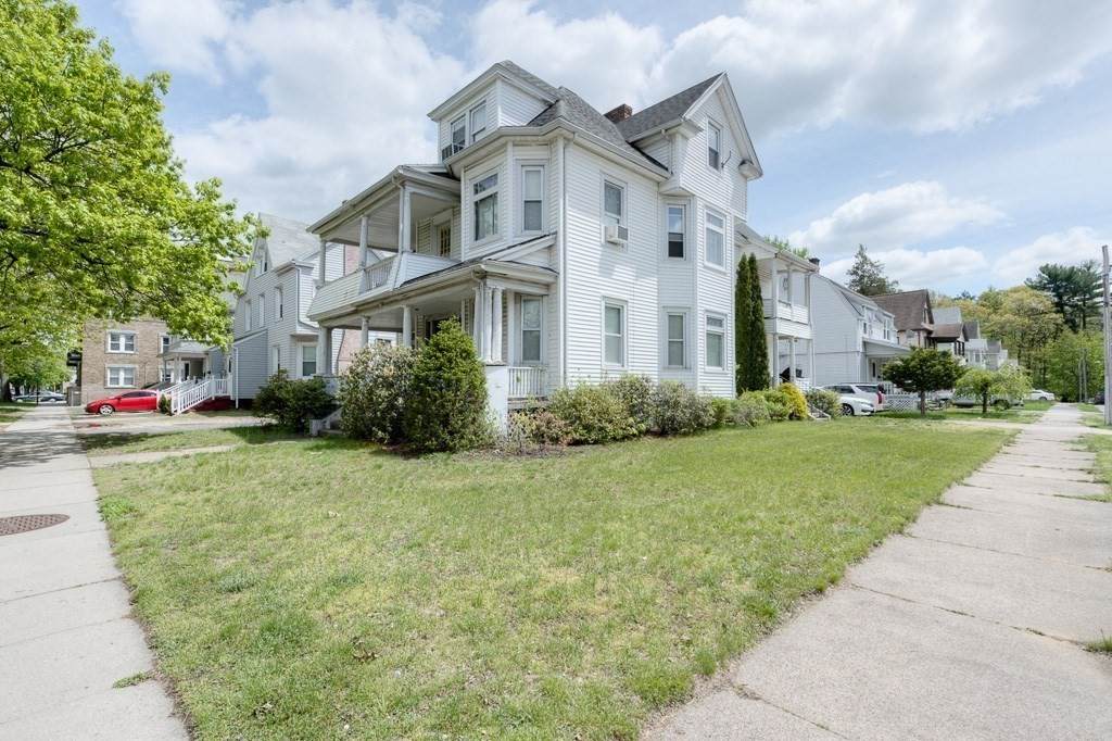 407-9 Sumner Ave - Photo 1