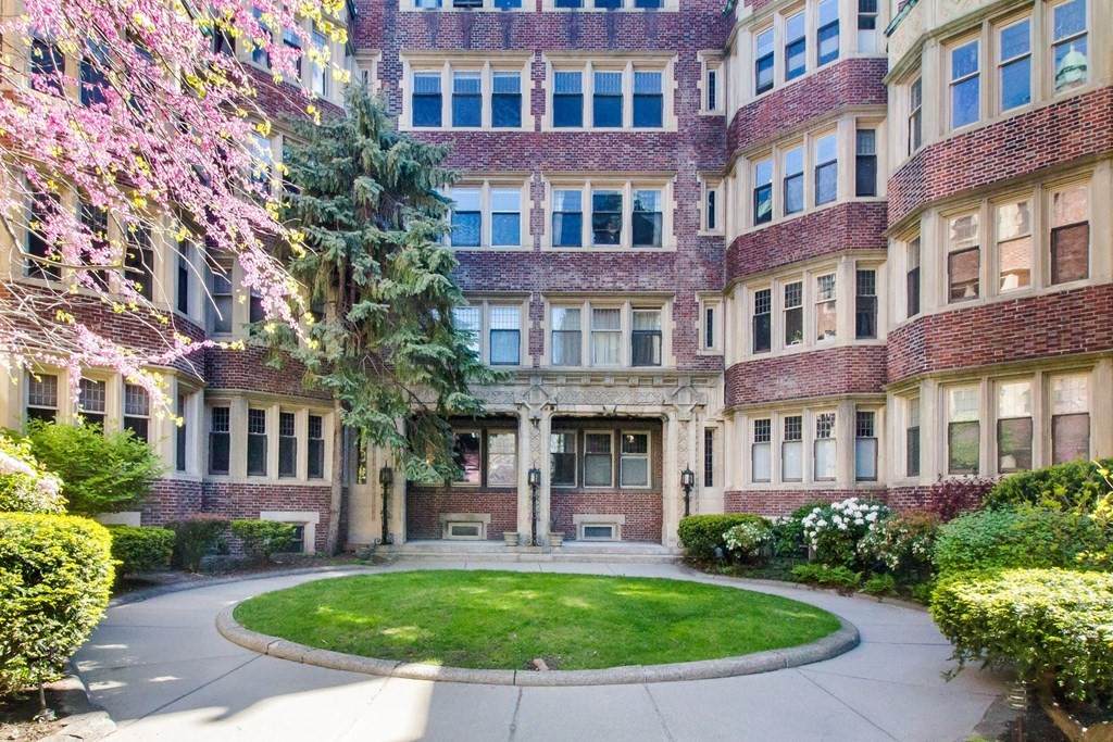 10 Dana St - Photo 1