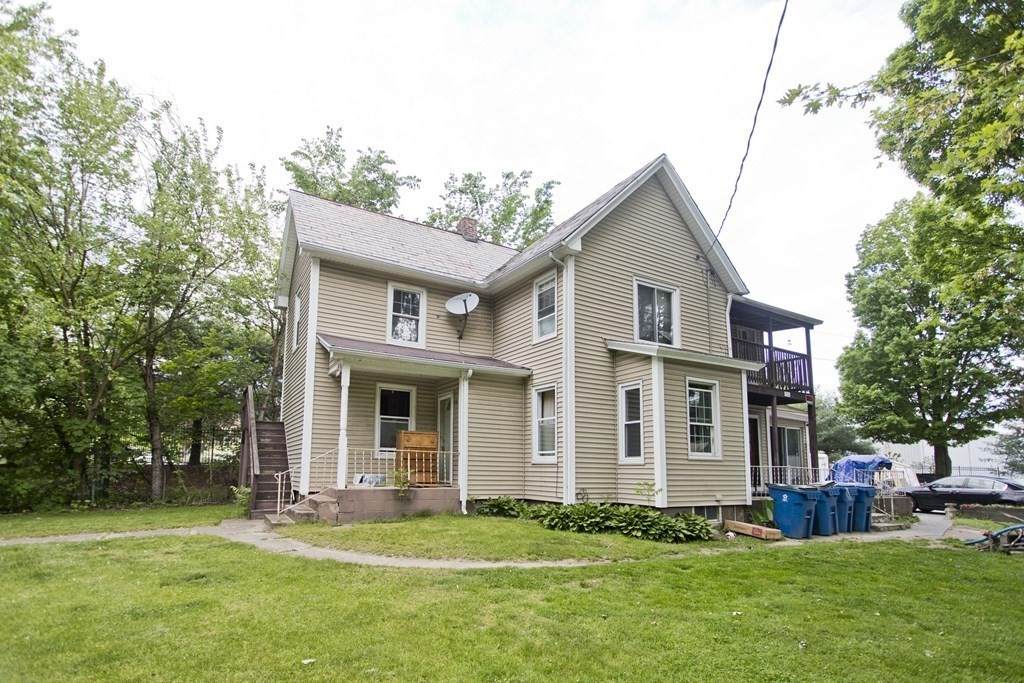 970 Elm St - Photo 1