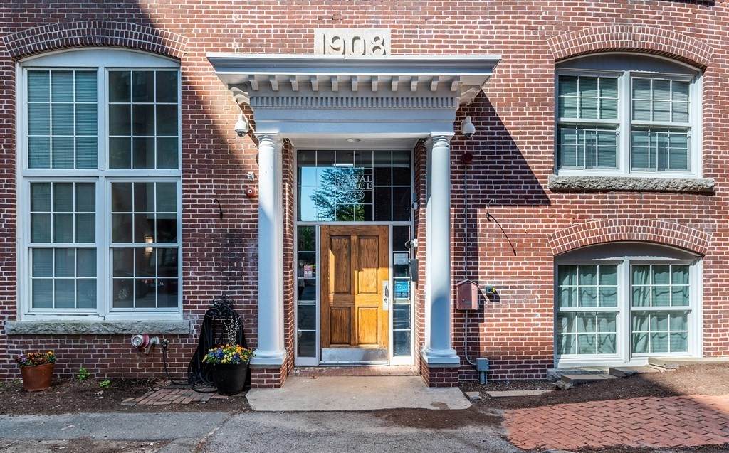 200 Market - Photo 1