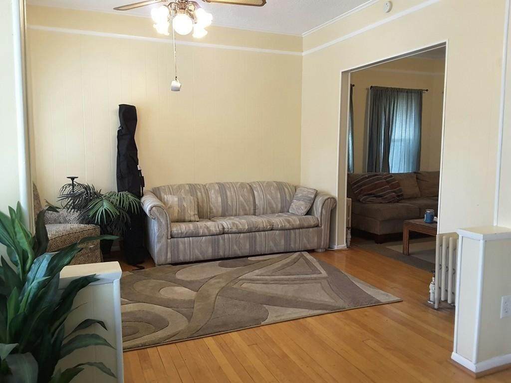 105 West Adams - Photo 1