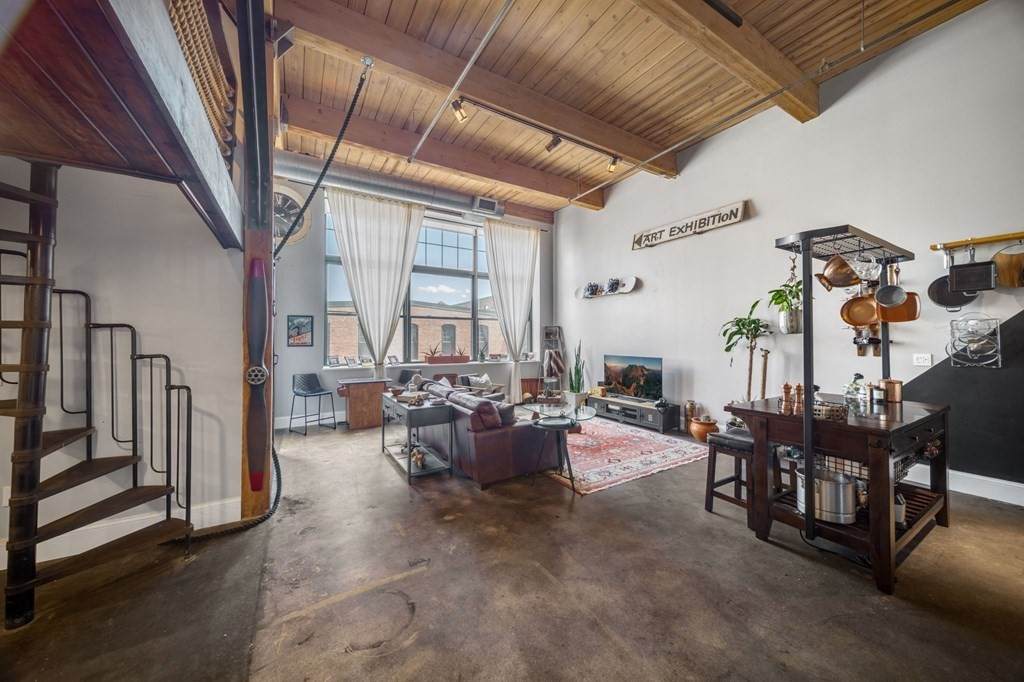 60 Dudley St - Photo 1