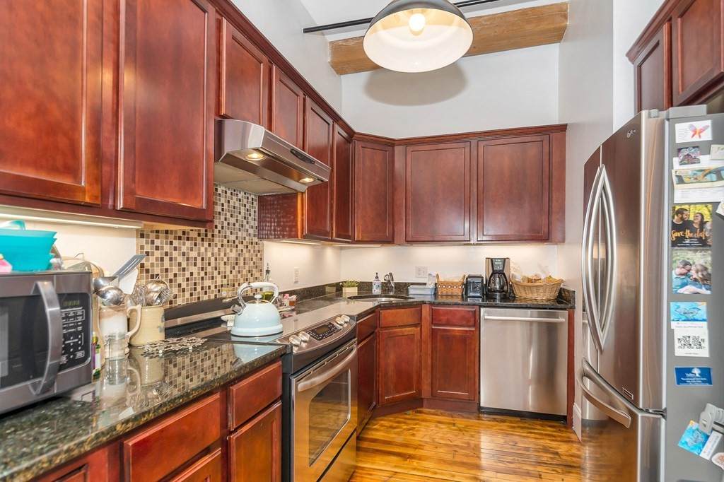 61 Market St - Photo 1