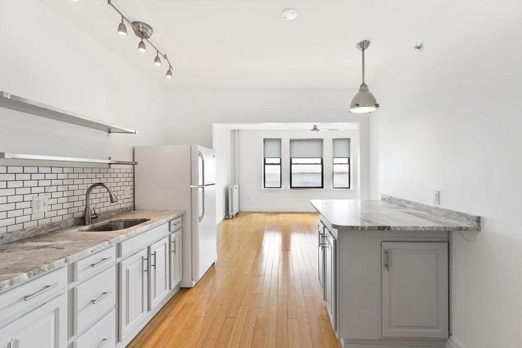 285 Lynn Shore Dr - Photo 1