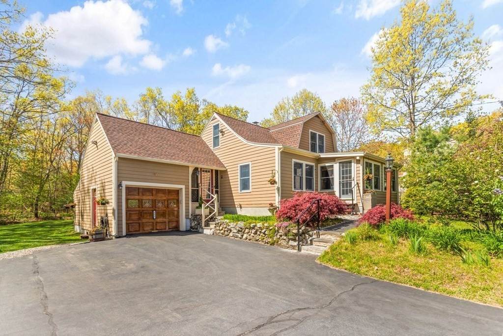 883 Salem Street - Photo 1