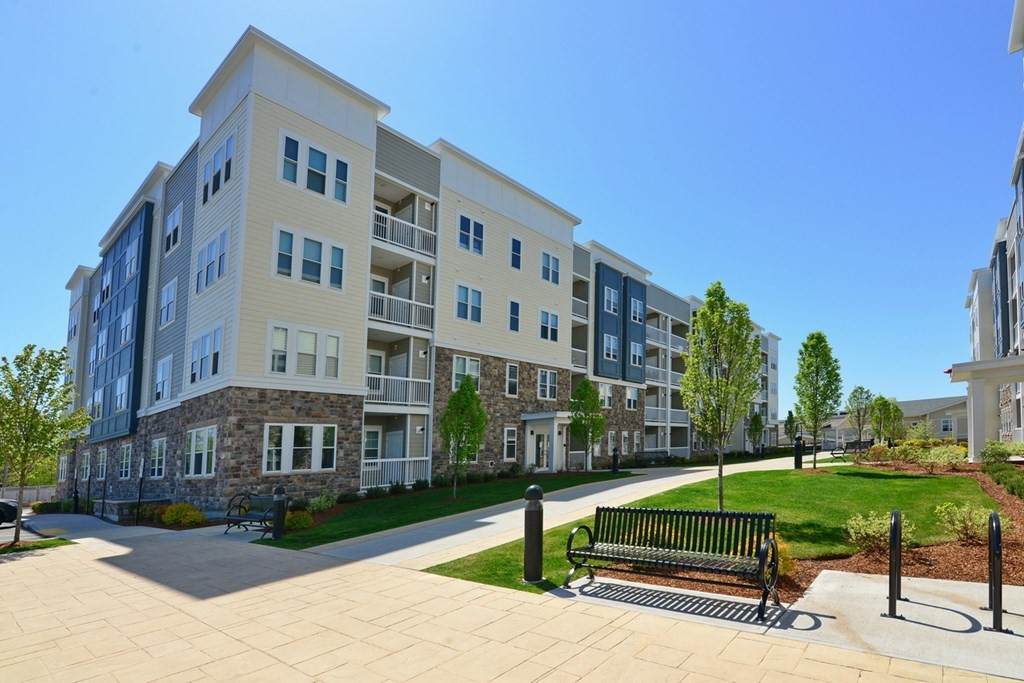 130 University Ave - Photo 1