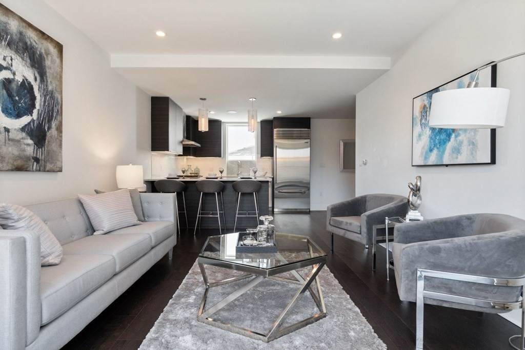 14 West Broadway - Photo 1