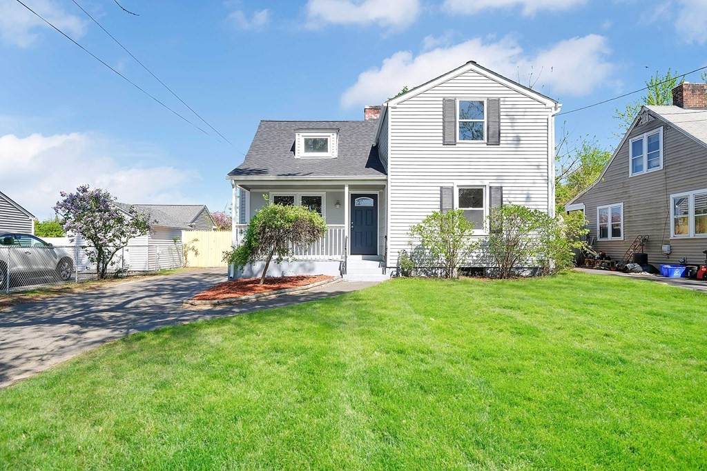 40 Wood Ave - Photo 1