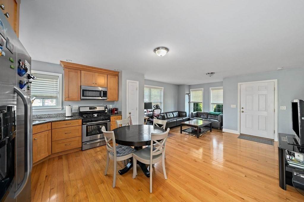 129 Main St - Photo 1