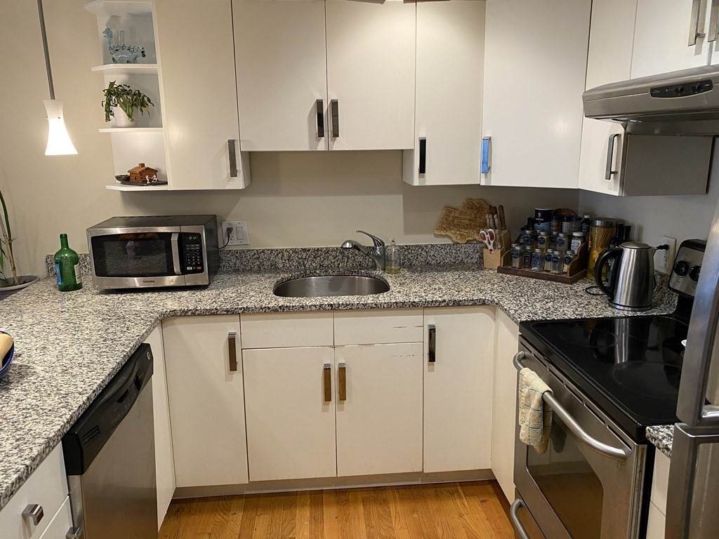 520 Talbot Ave - Photo 1