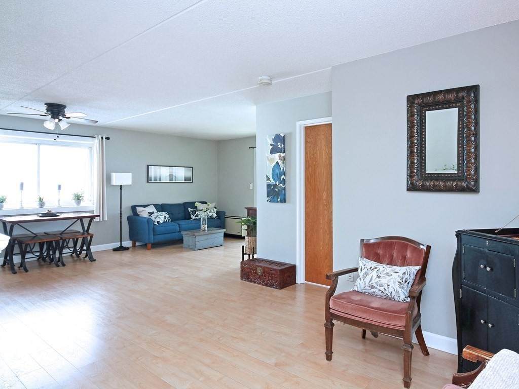 200 Cove Way - Photo 1