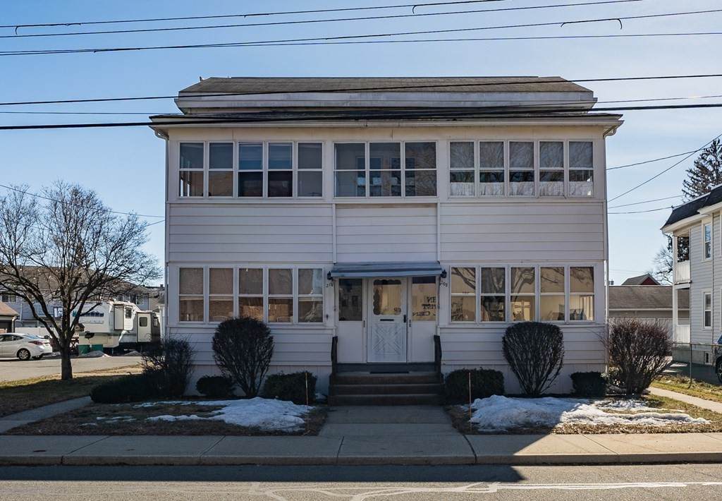 208-210 Hubbard St - Photo 1