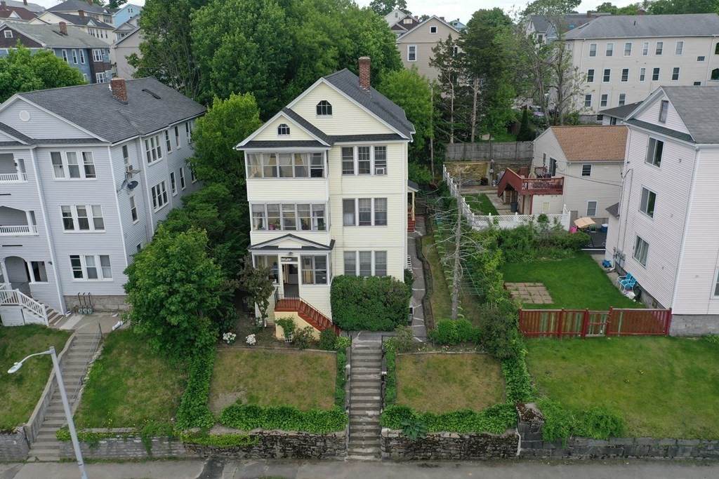 173-175 Perry Ave - Photo 1