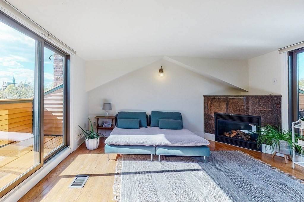 339 K Street - Photo 1