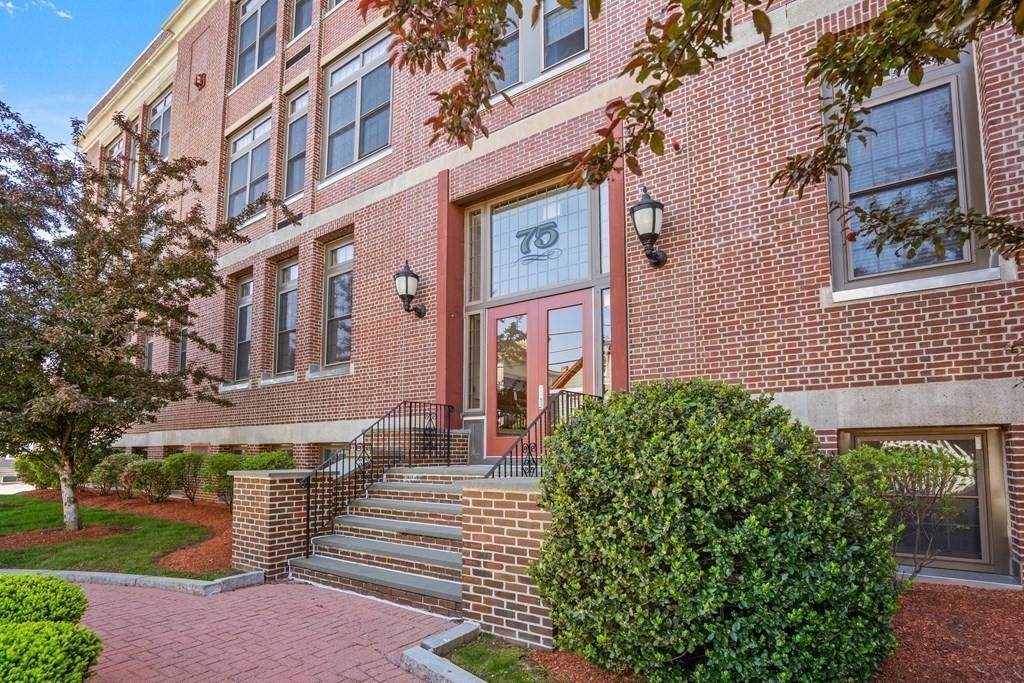 75 Park St - Photo 1