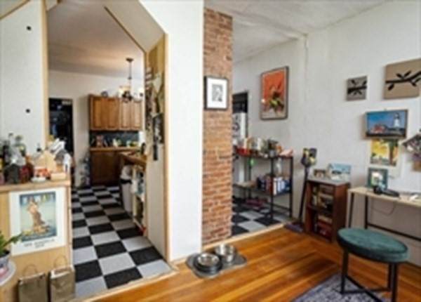 32 Seven Pines Ave - Photo 1