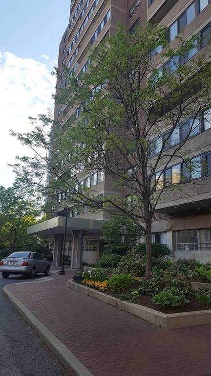 2 Hawthorne Pl - Photo 1