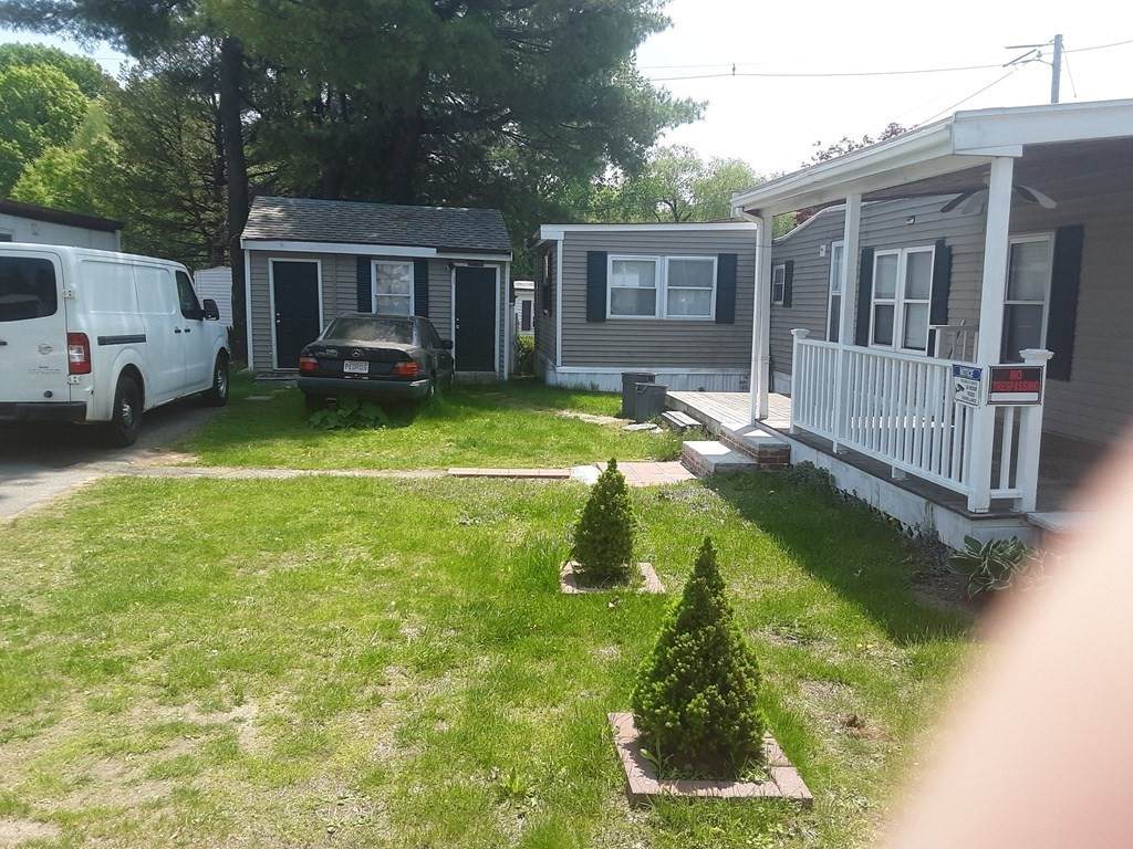 261 Newbury - Photo 1