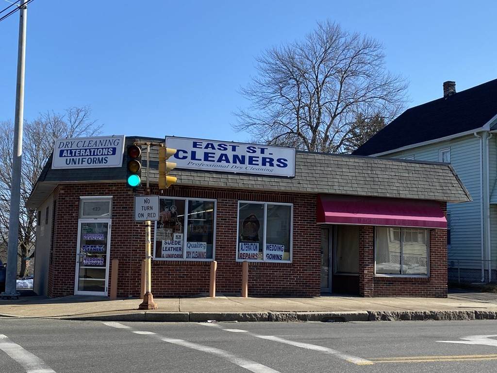 423 East St - Photo 1