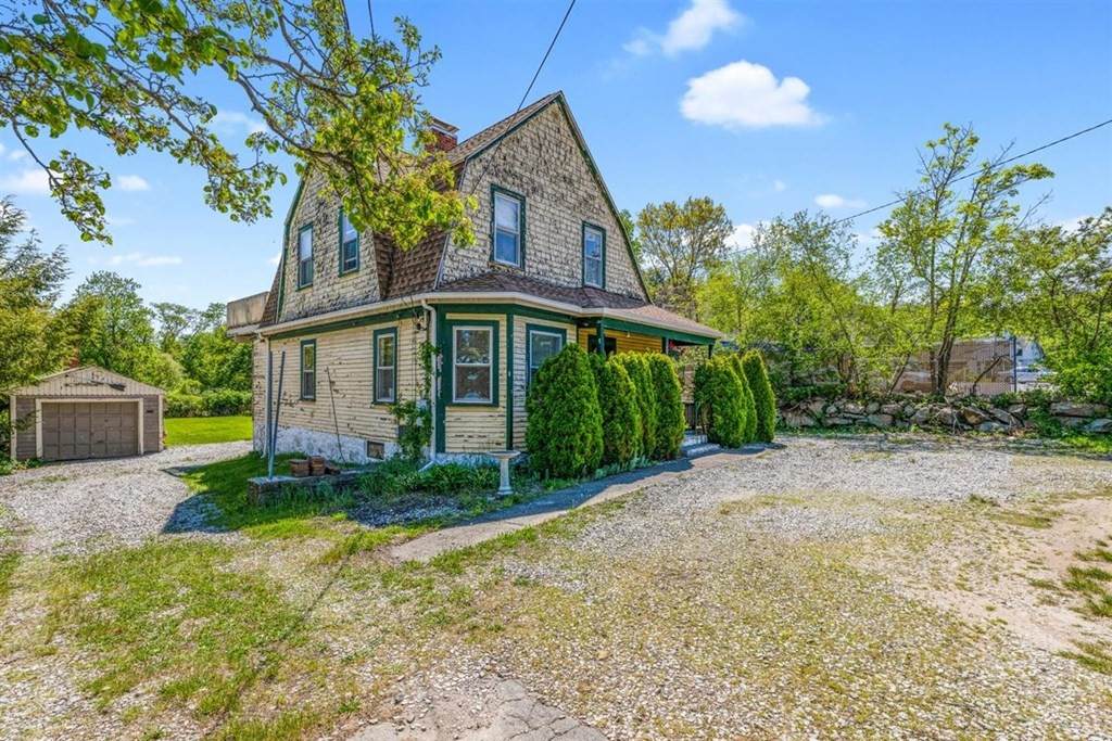 972 Liberty St - Photo 1